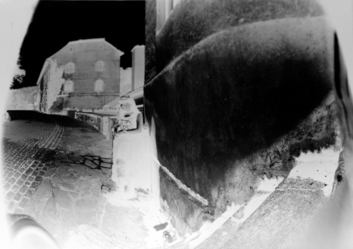 camera obscura_click clervaux 21.07.12 négatif